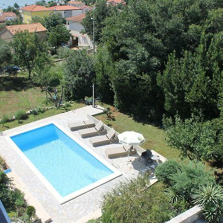 Apartman Lavandin Cizici Exterior photo