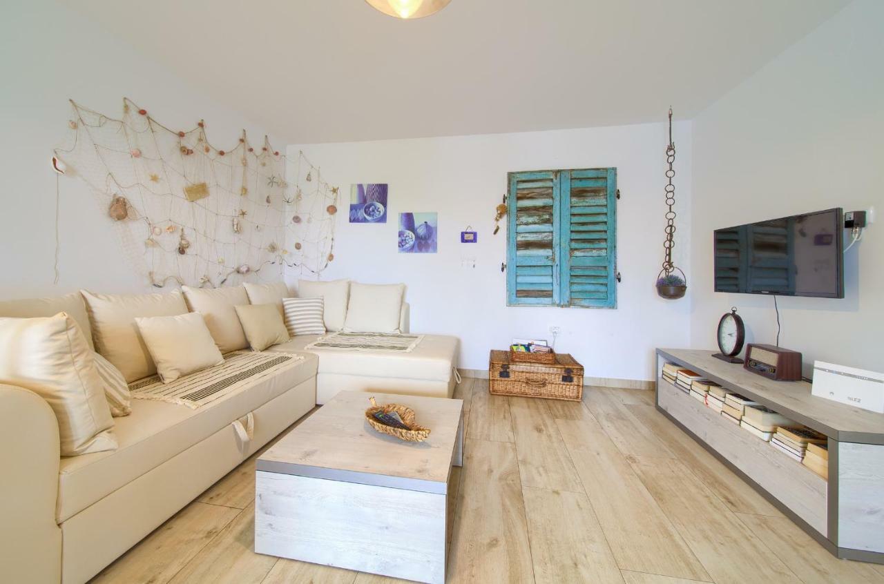 Apartman Lavandin Cizici Exterior photo