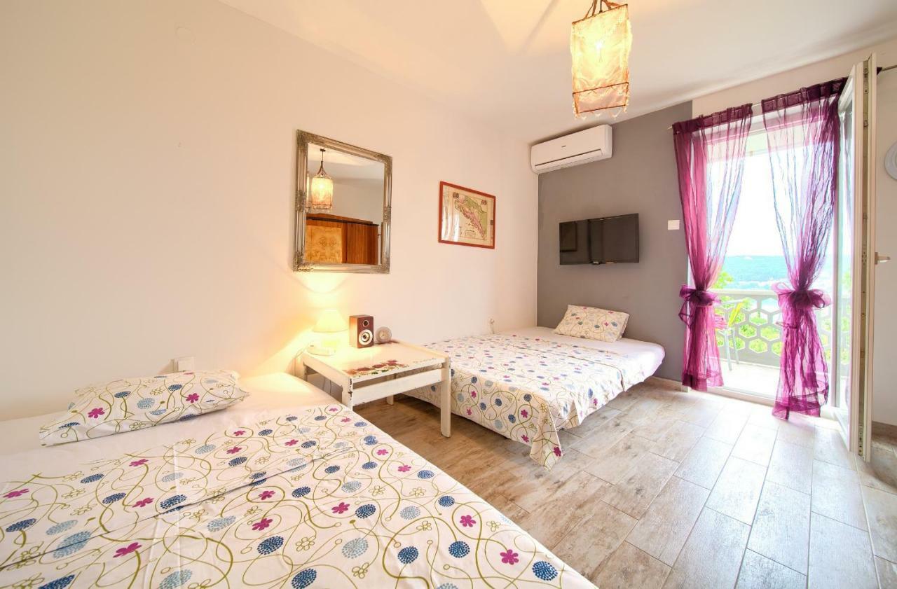 Apartman Lavandin Cizici Exterior photo