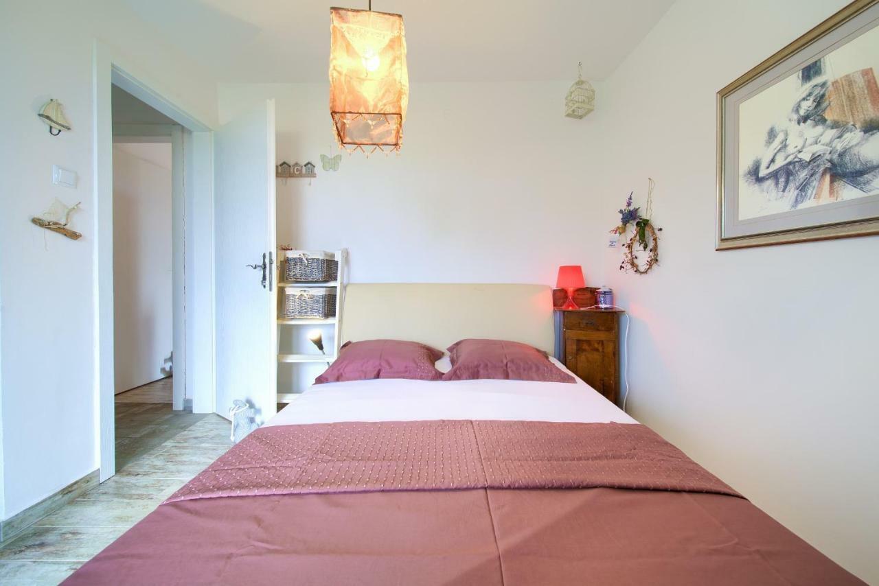 Apartman Lavandin Cizici Exterior photo
