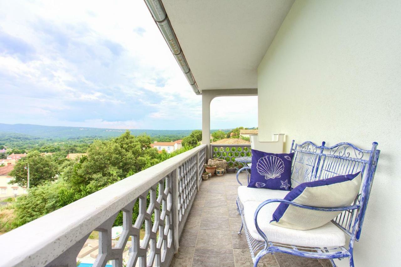 Apartman Lavandin Cizici Exterior photo